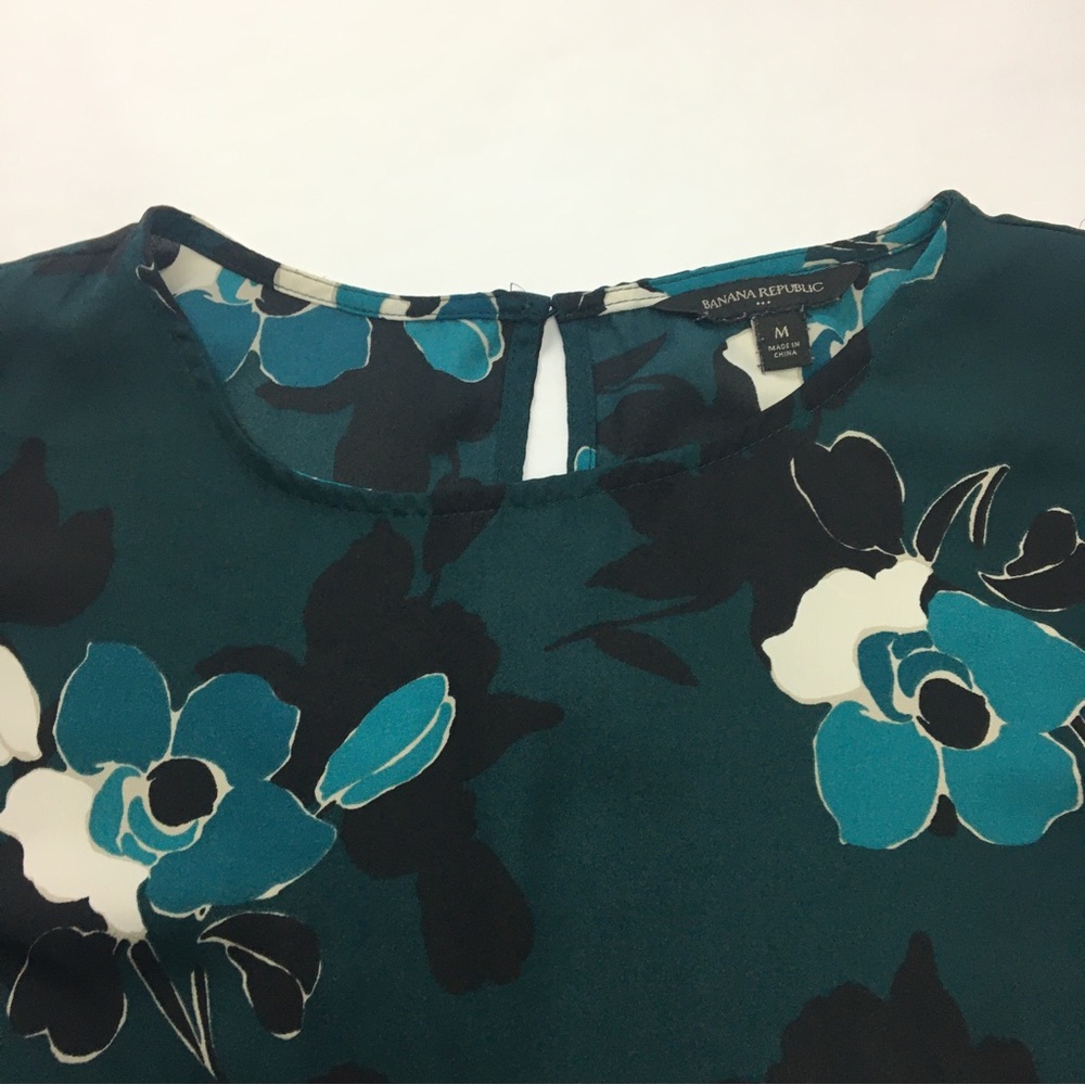 Banana Republic Green Floral Woman’s Top Size M